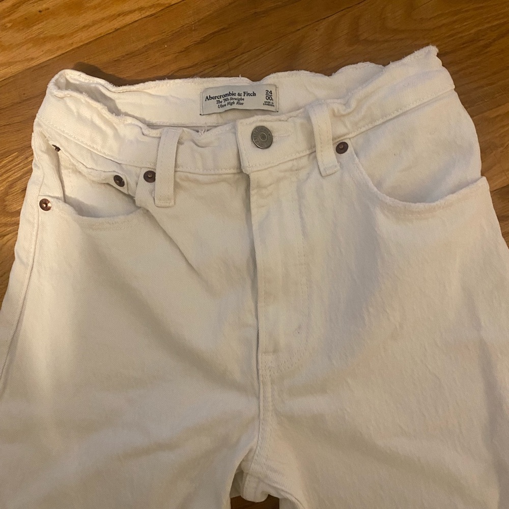 Abercrombie Distressed straight leg white jeans